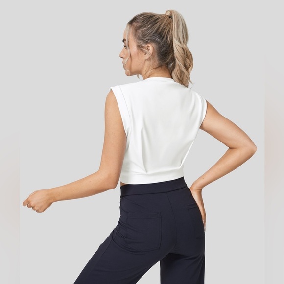 Halara White Crew Neck Sleeveless Cropped Yoga Tank Top | NEW/NWT!!🩶🩶 - Picture 2 of 11